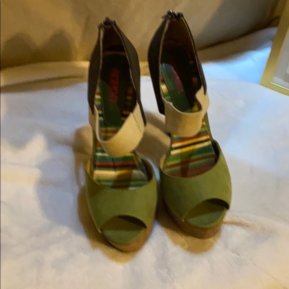 Sandals - Picture 5 of 5